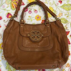 Amanda Tory Burch Tan Leather Crossbody Bag- Good condition